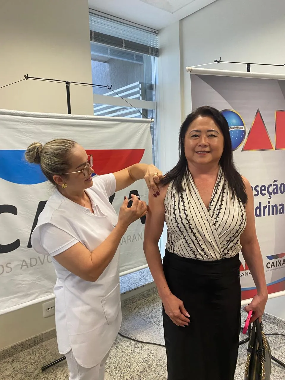 Mais de 1.780 advogados e dependentes são imunizados na Campanha de Vacinação da CAAPR, em Londrina