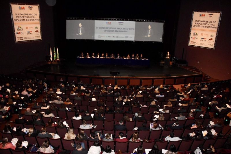 Dicas para não errar na escolha de móveis para área externa
