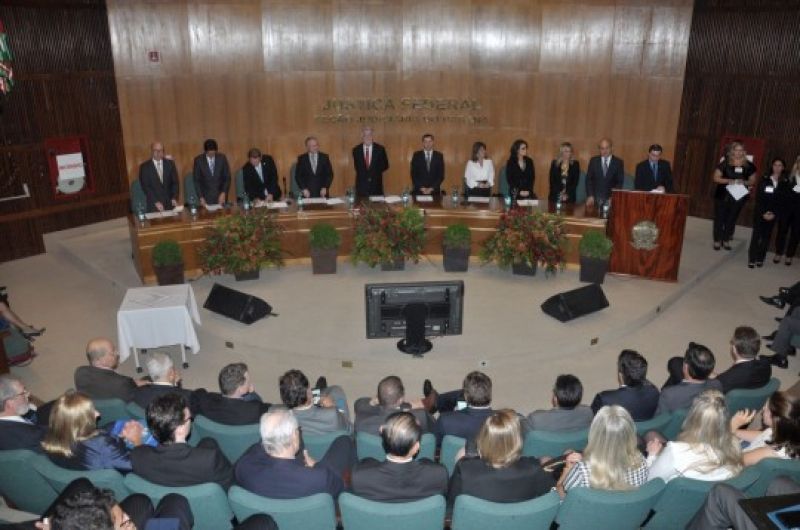 Dicas para não errar na escolha de móveis para área externa