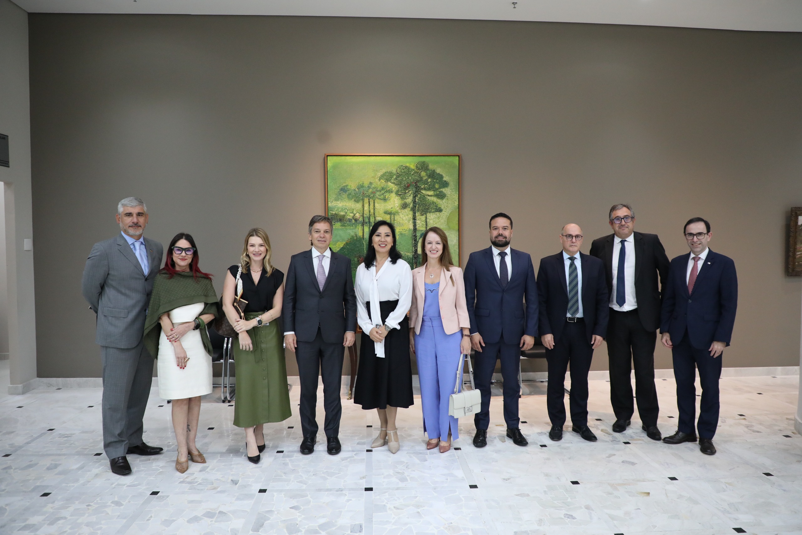 Dirigentes da OAB-PR e do TJ-PR discutem medida para prevenir o golpe do falso advogado e garantir prerrogativas da advocacia